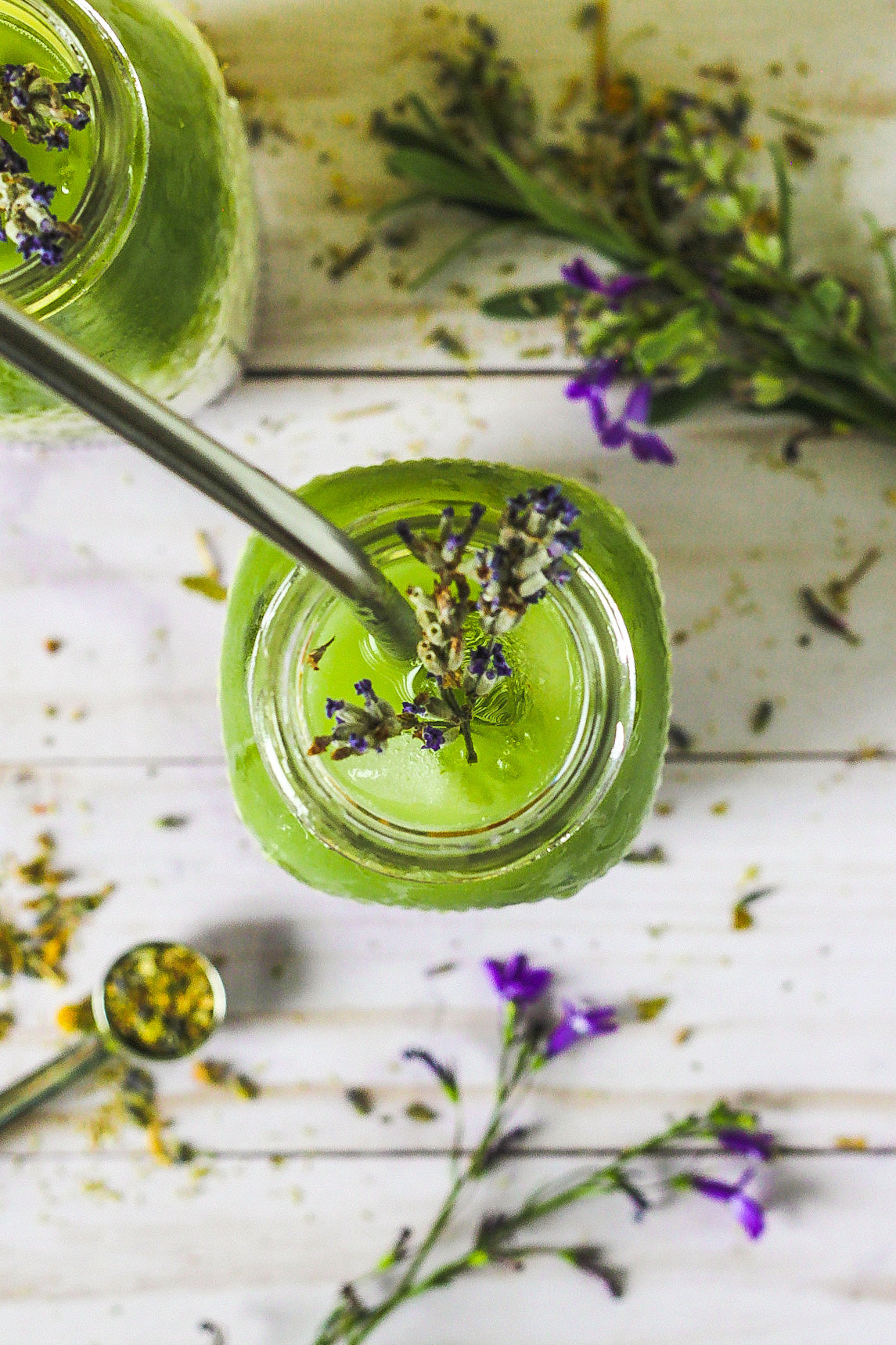 Matcha latte glacé à la lavande 
